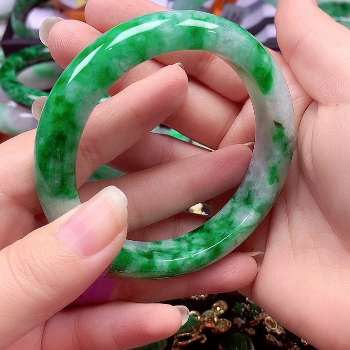 翡翠未镶嵌手镯翡翠手镯