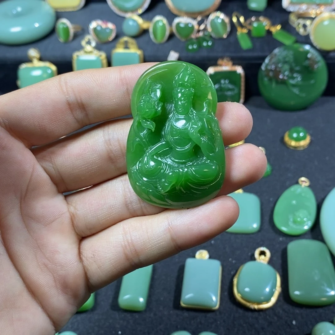 颈饰未镶嵌和田玉（碧玉）