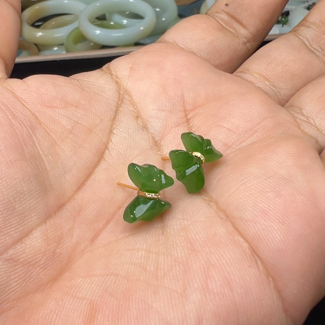 诗***华颈饰18K金镶嵌和田玉