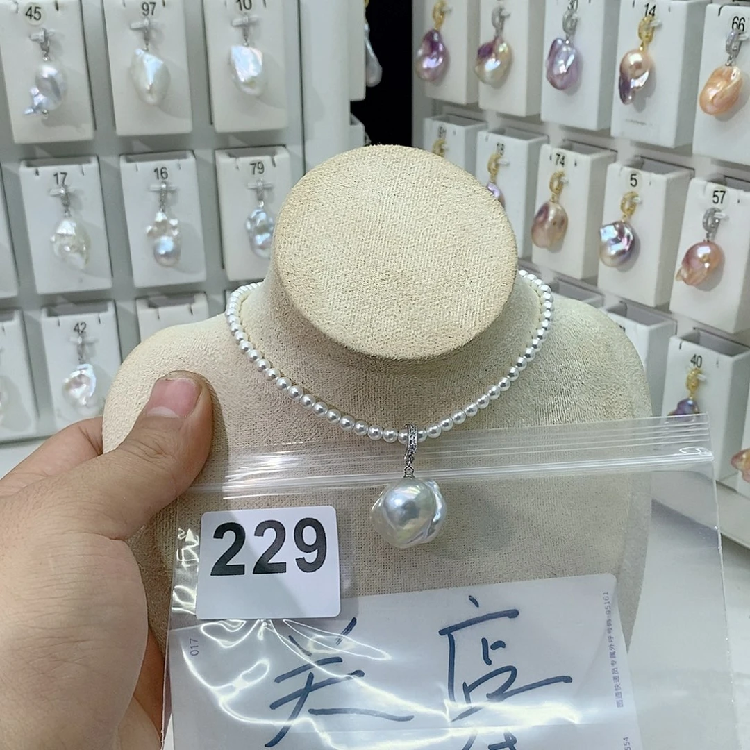 淡水珍珠颈饰合金