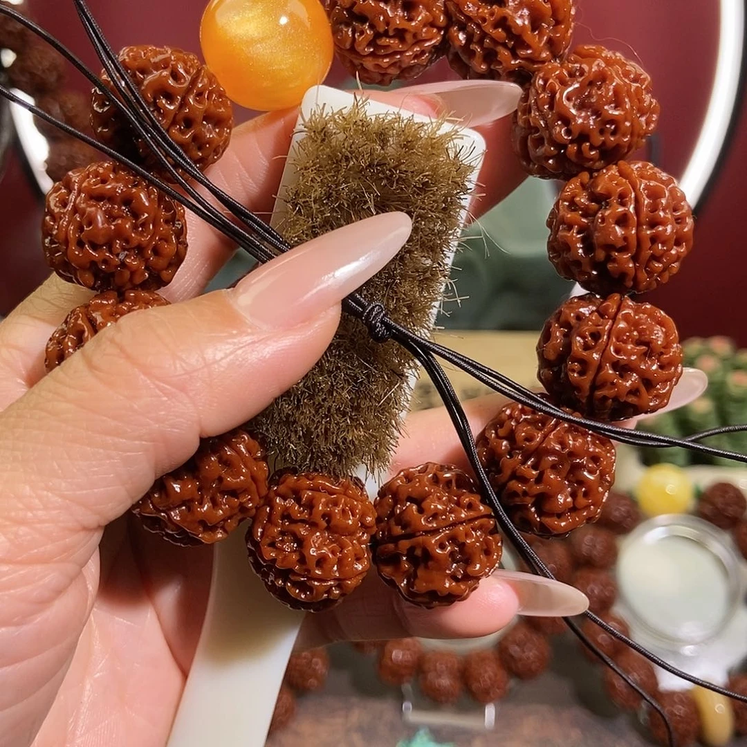 金刚菩提吊坠521黄。