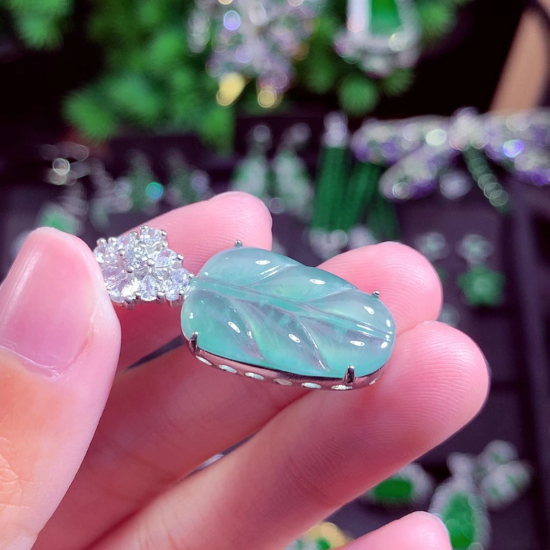 颈饰未镶嵌翡翠天然