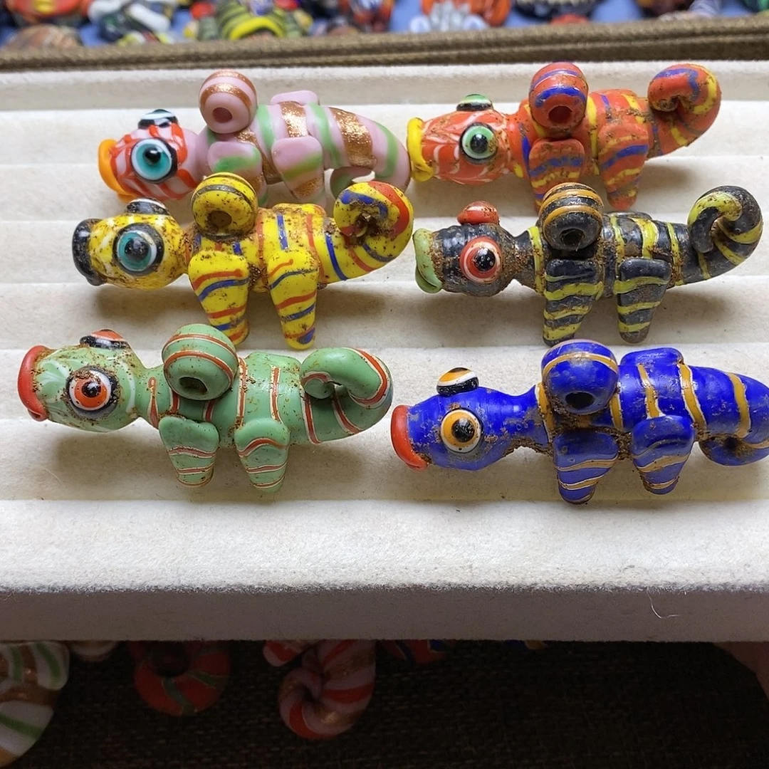 颈饰琉璃变色龙随机一个5