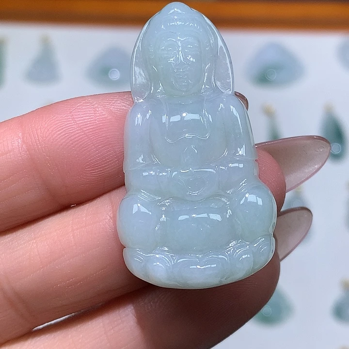 翡翠未镶嵌颈饰观音