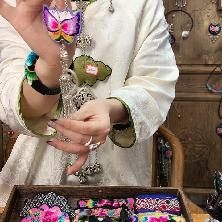 花岗石铁合金吊坠