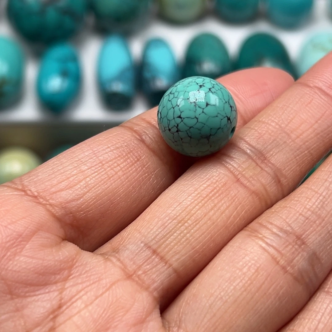 无***狗绿松石未镶嵌珠宝奇石