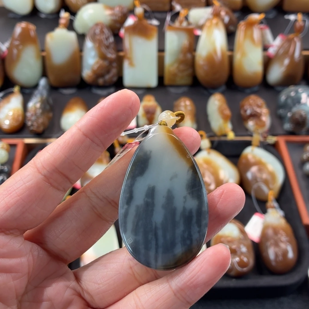 颈饰未镶嵌和田玉