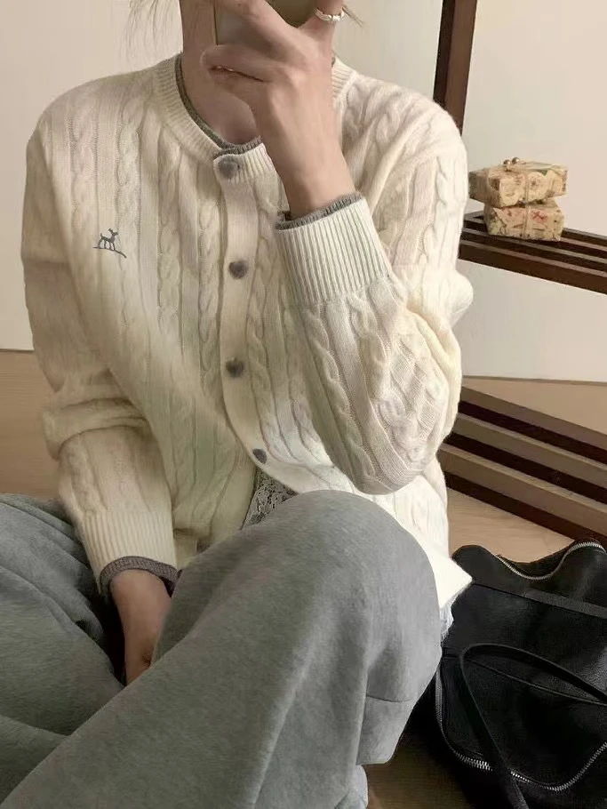 拼接撞色圆领假两件绞花麻花针织衫女2025早春款刺绣小鹿休闲线衫