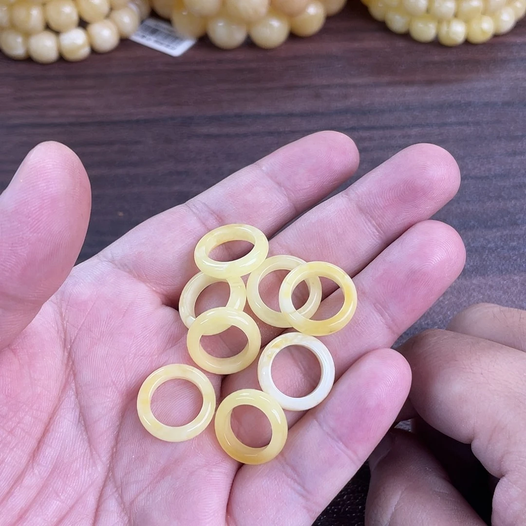 未镶嵌琥珀裸石110多样性发其一