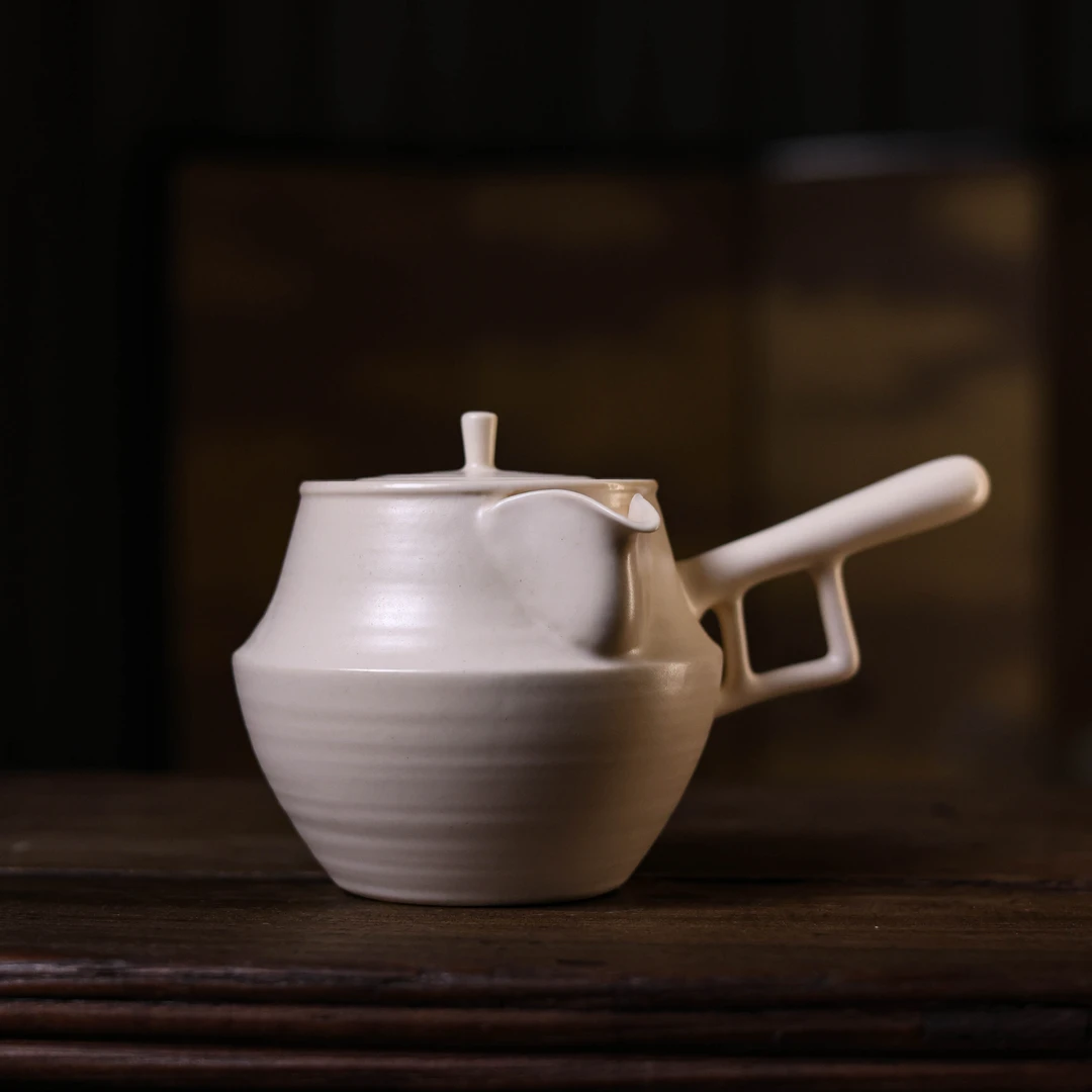 【斋居】小白大侧把壶 煮茶壶 煮水壶 陶壶500CC