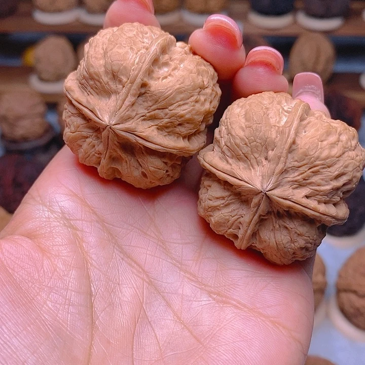 桃核把件?***幸玉凌四棱42mm