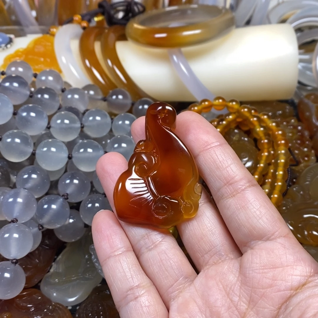 玛瑙/玉髓未镶嵌玛瑙吊坠