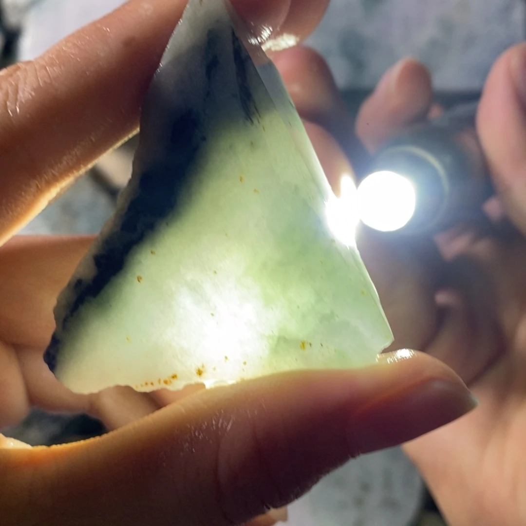 颈饰未镶嵌翡翠天然