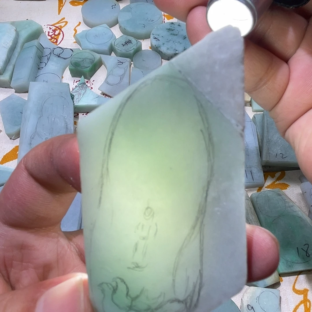 颈饰未镶嵌翡翠天然缅甸A货翡翠毛料