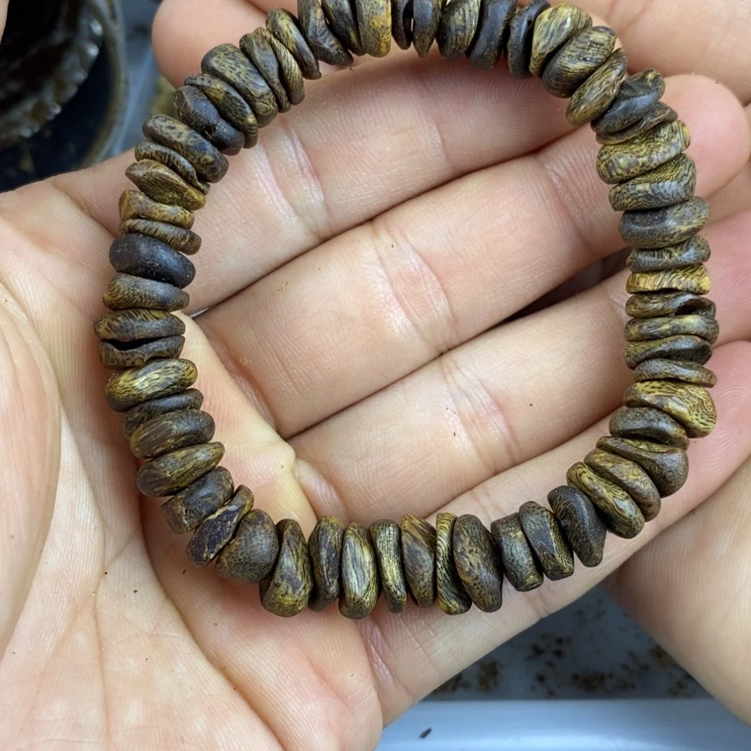 沉香沉香碎屑➕沉水级：天然奇楠包壳树丁10-11克