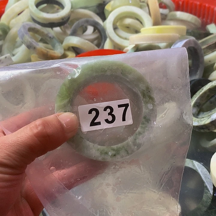 蛇纹石玉原未镶嵌