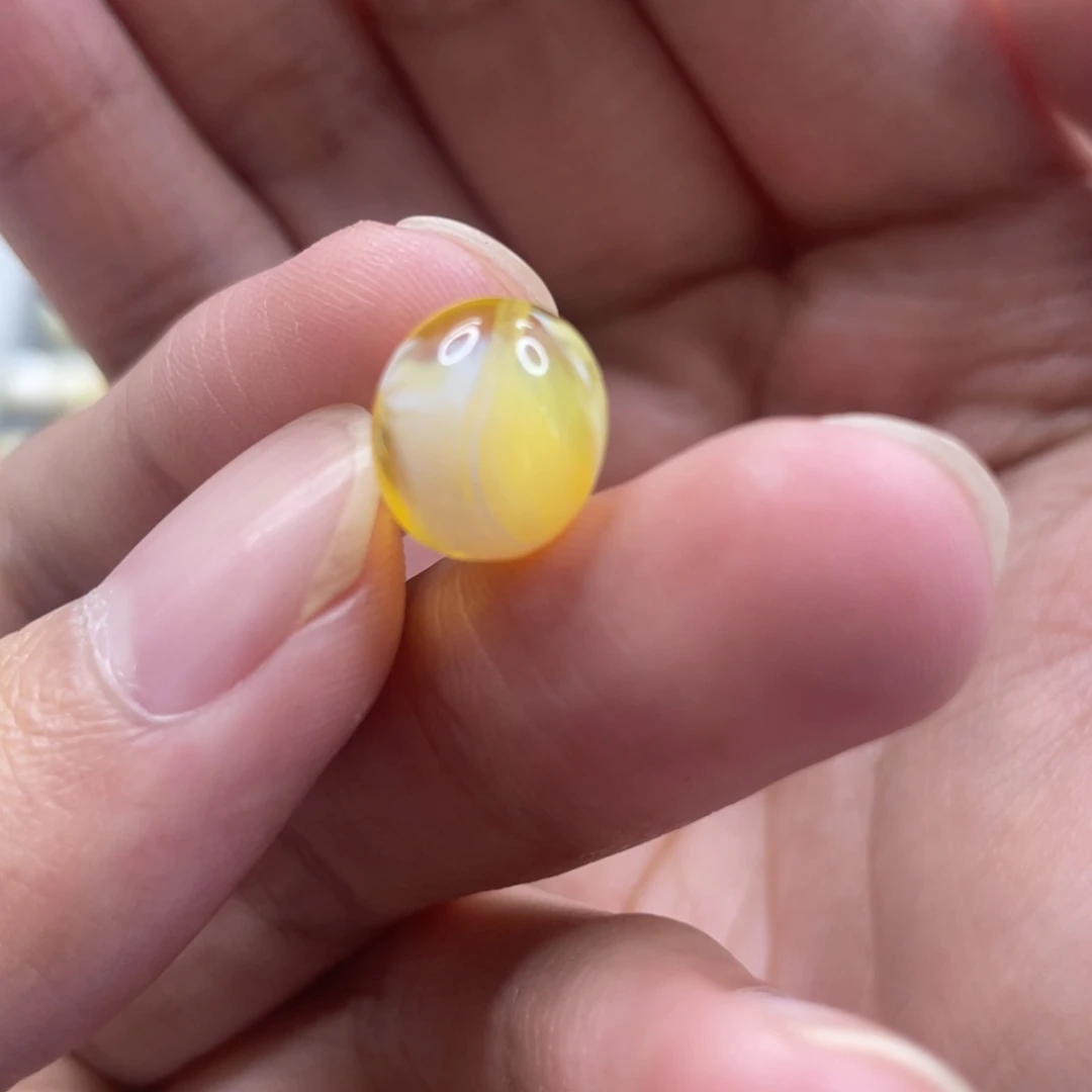 裸石琥珀未镶嵌金漆白溶洞9+枣珠