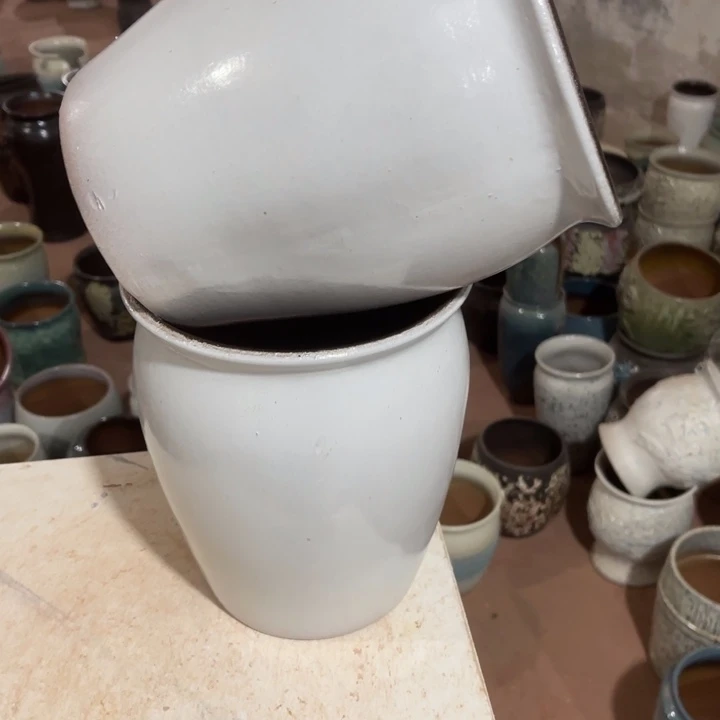 紫砂花盆口径18高度21两只小瑕疵