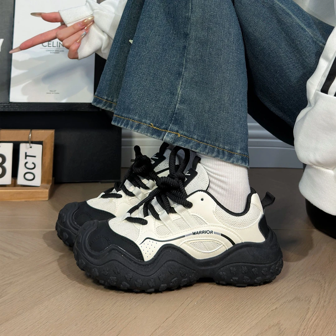 回力黑白户外徒步登山鞋女2025新款百搭时尚运动鞋厚底增高老爹鞋