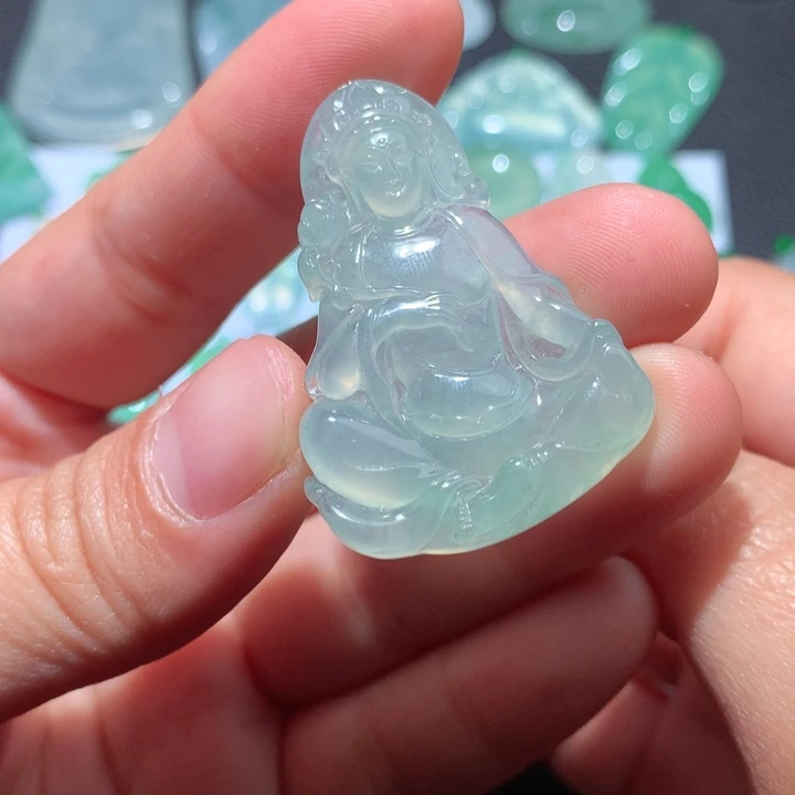 翡翠颈饰未镶嵌天然翡翠观音