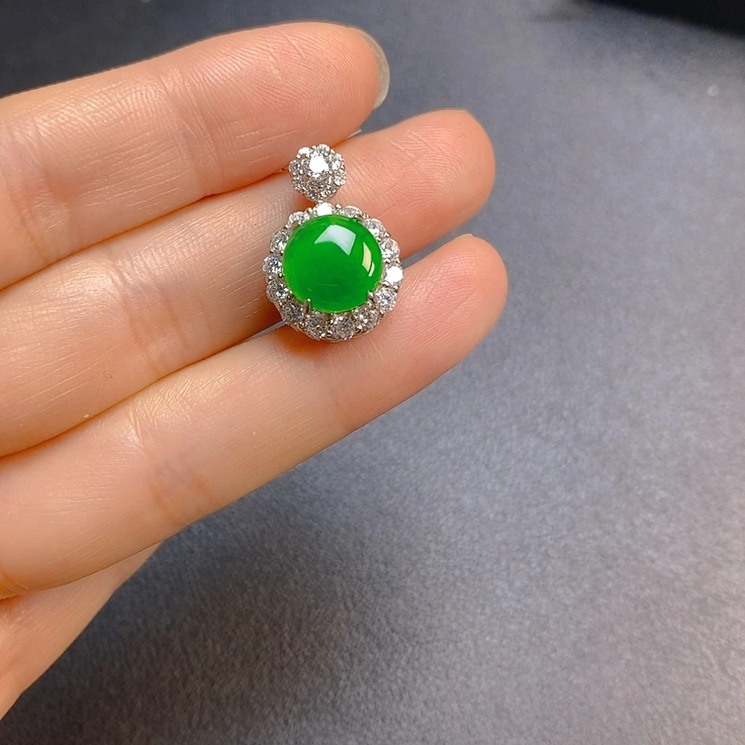 大***行翡翠银S925镶嵌颈饰