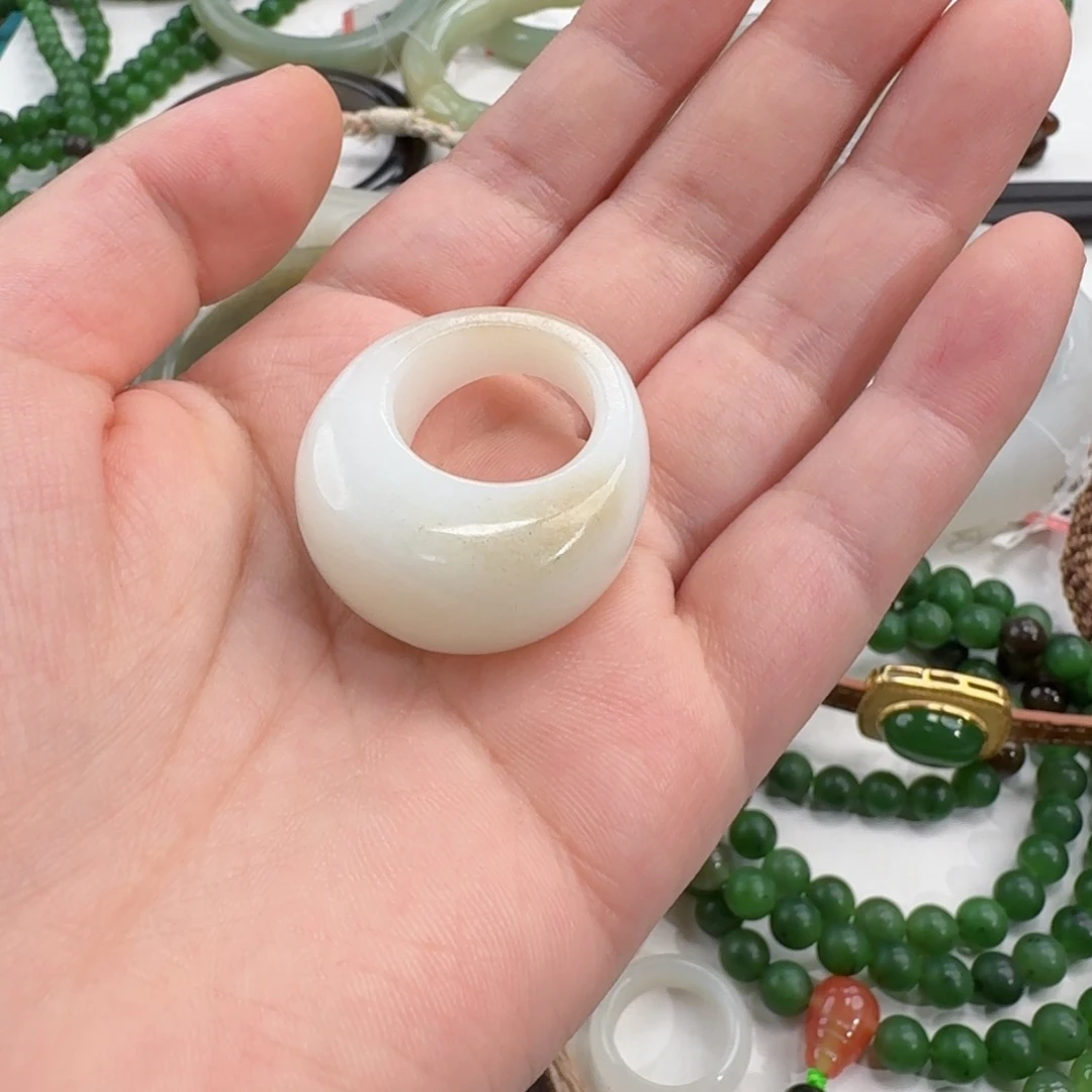 和田玉未镶嵌颈饰17.5