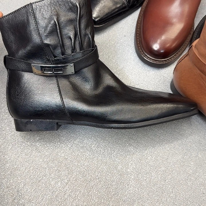 1***126号黑色短靴37码