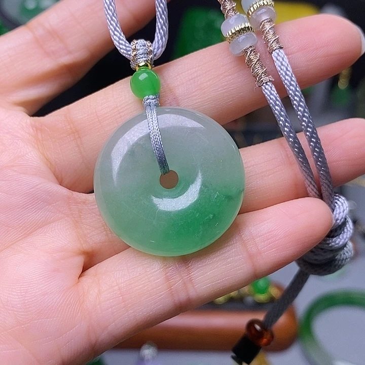 吊坠(赠链)未镶嵌翡翠