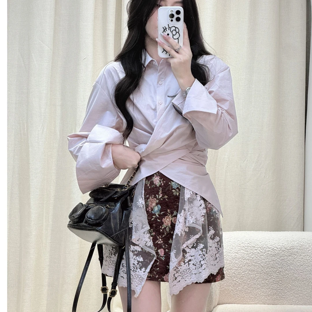 领纽扣修身衬衫女秋季新款粉色减龄拼接设计感上衣+半身裙套装女