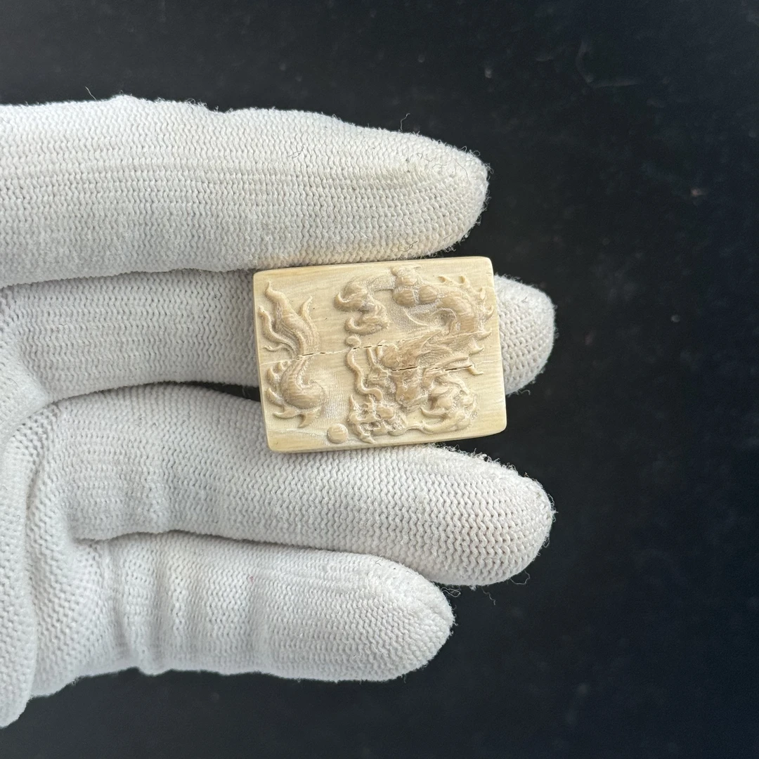 E22-03天然猛犸雕刻牌24*31.9mm一物一图 支持鉴定 假一