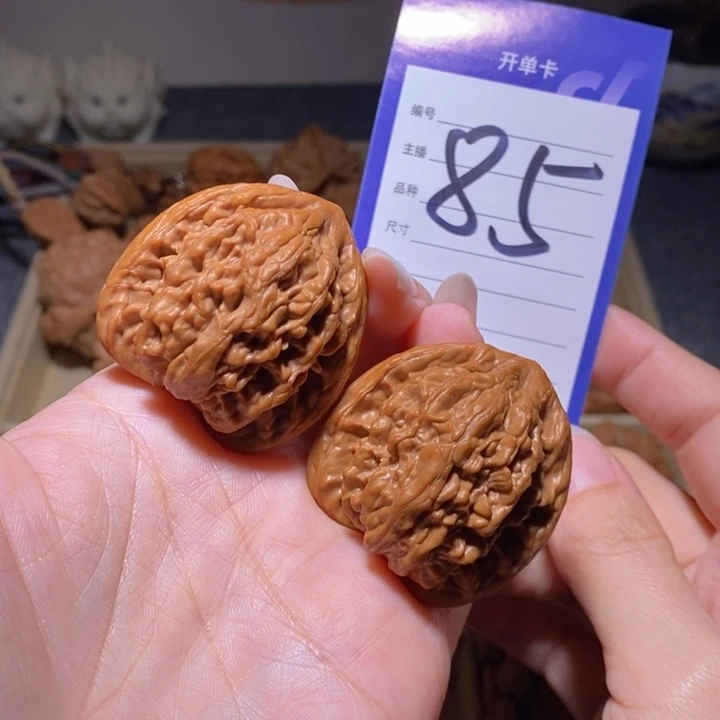 把件文玩核桃虎头王全品40左右