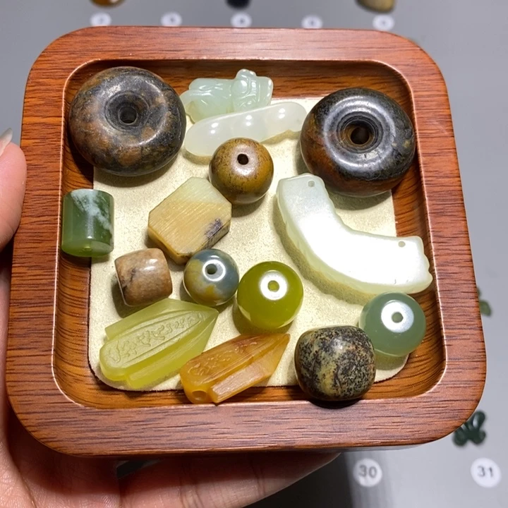 蛇纹石玉颈饰未镶嵌t****g