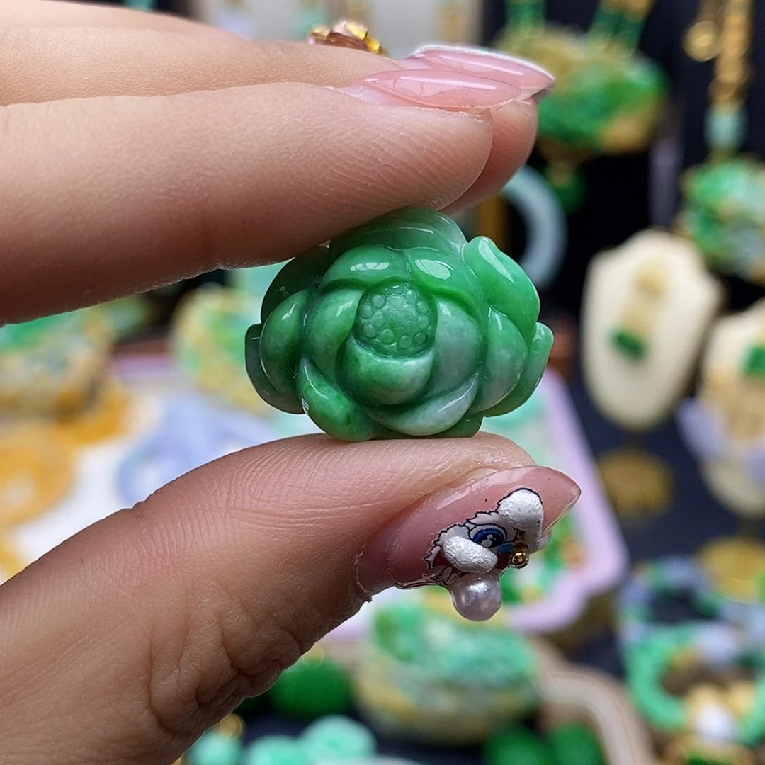 翡翠颈饰未镶嵌天然