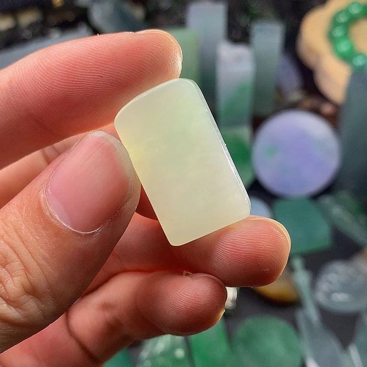 翡翠挂件未镶嵌料子