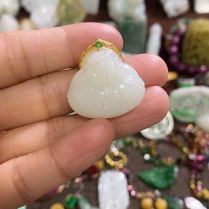 和田玉（糖玉）18K金镶嵌颈饰好看88888888888888