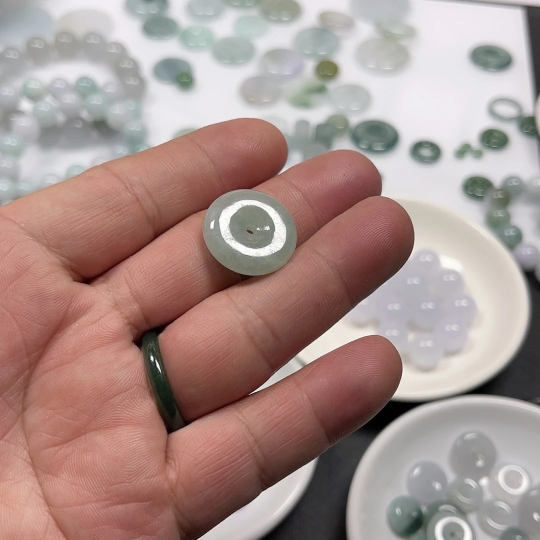 翡翠未镶嵌吊坠(不含链)平安扣