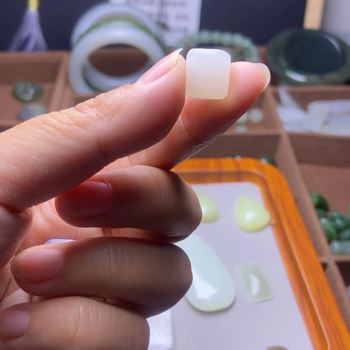 可***伽和田玉未镶嵌手链
