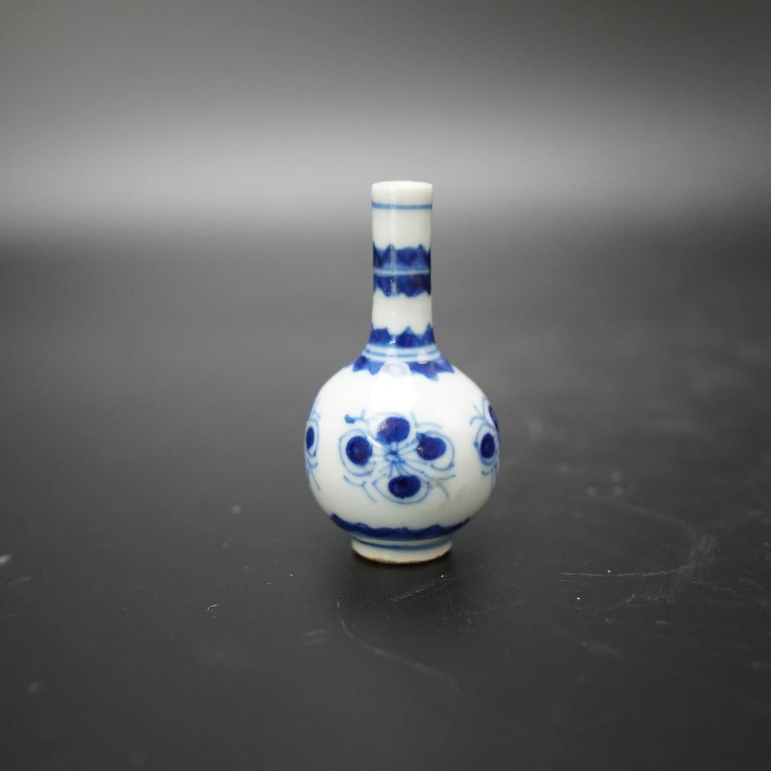 Lot.25072494清康熙青花花卉纹小天球瓶 高：约6.4cm
