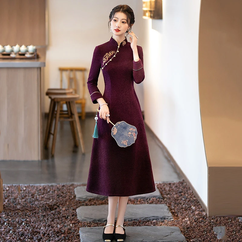 刺绣国风新中式妈妈秋季长袖旗袍改良女高级感复古收腰连衣裙秋冬
