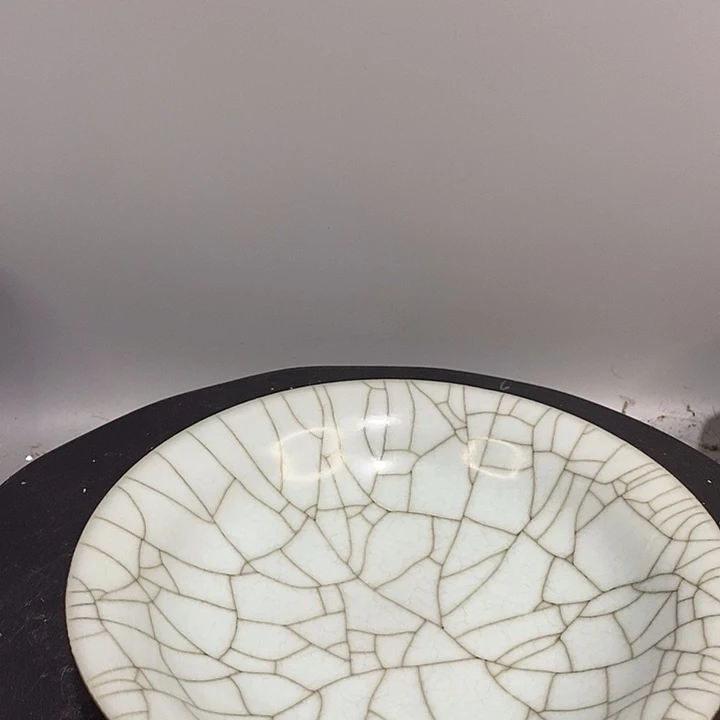 官窑圆口洗造型独特