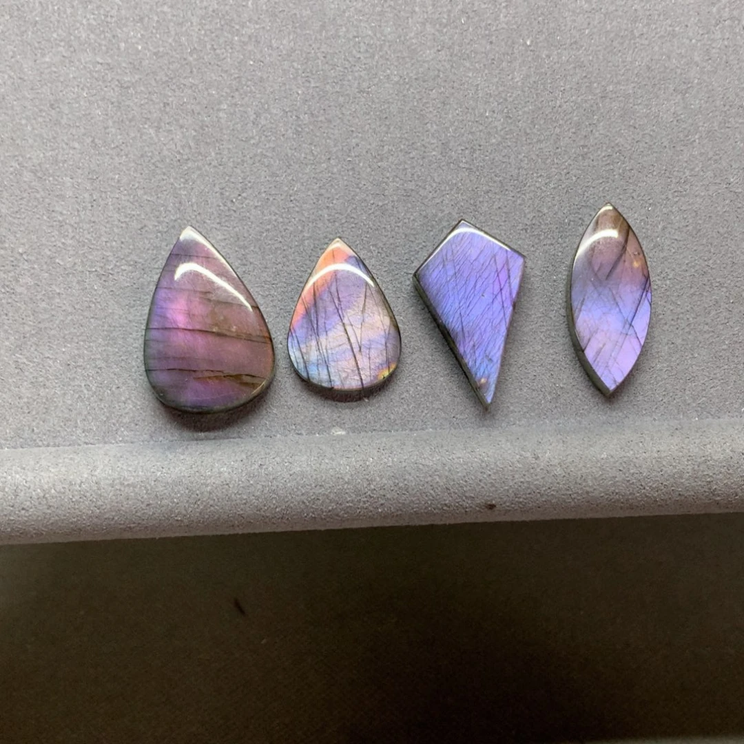 云***祈长石吊坠(不含链)未镶嵌