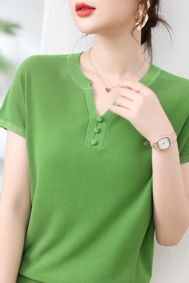 夏季女V领修身型三分袖毛针织衫休闲风夏季薄款轻熟风防晒