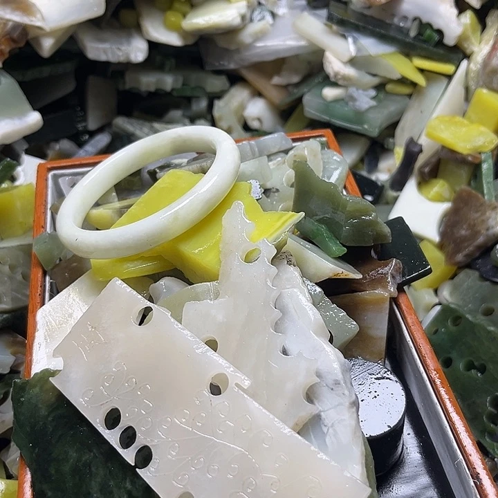 和田玉未镶嵌珠宝奇石莫*闲