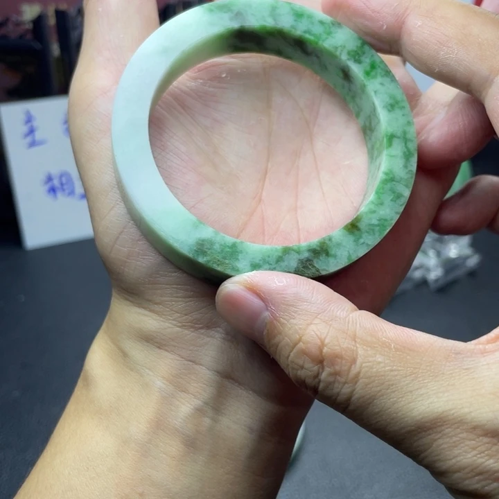 定制翡翠未镶嵌缅A翡翠多样性发一