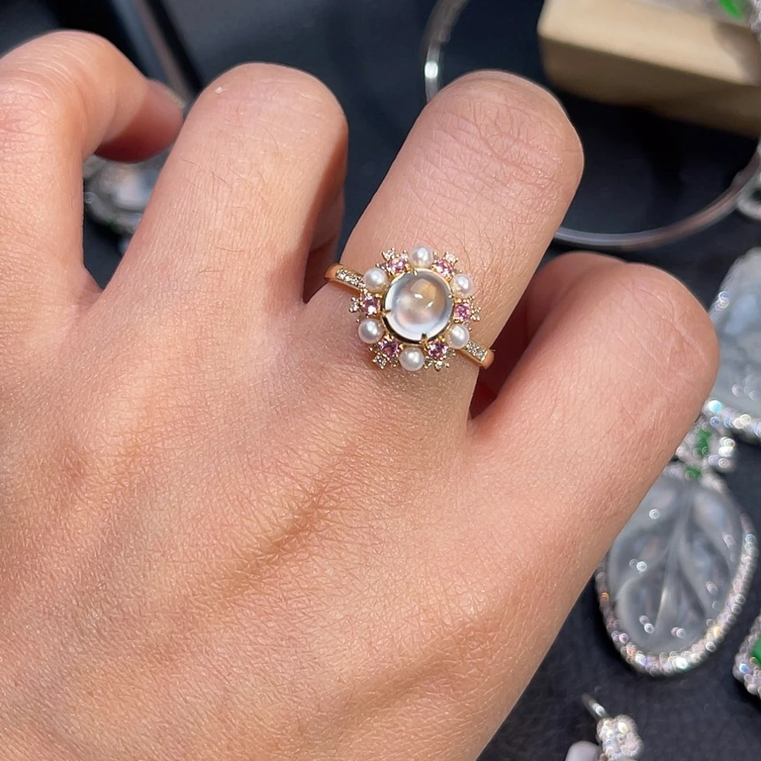 翡翠18K金镶嵌戒指蛋面