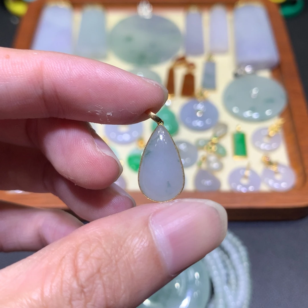 吊坠(不含链)18K金镶嵌翡翠