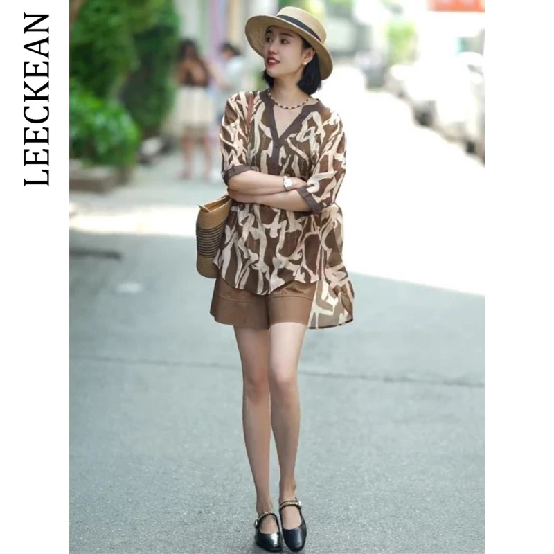 【尖货甄选】时尚老钱风衬衫T恤女2025夏季新款复古印花v领上衣短裤