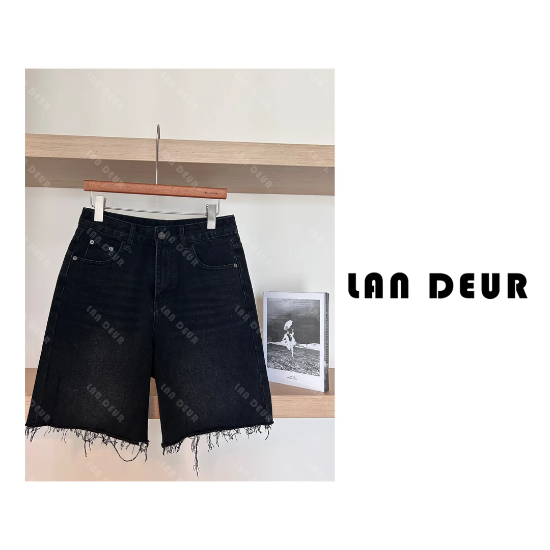 【自由徒步者】四分半气质时尚休闲夏季薄款水洗牛仔短裤子女