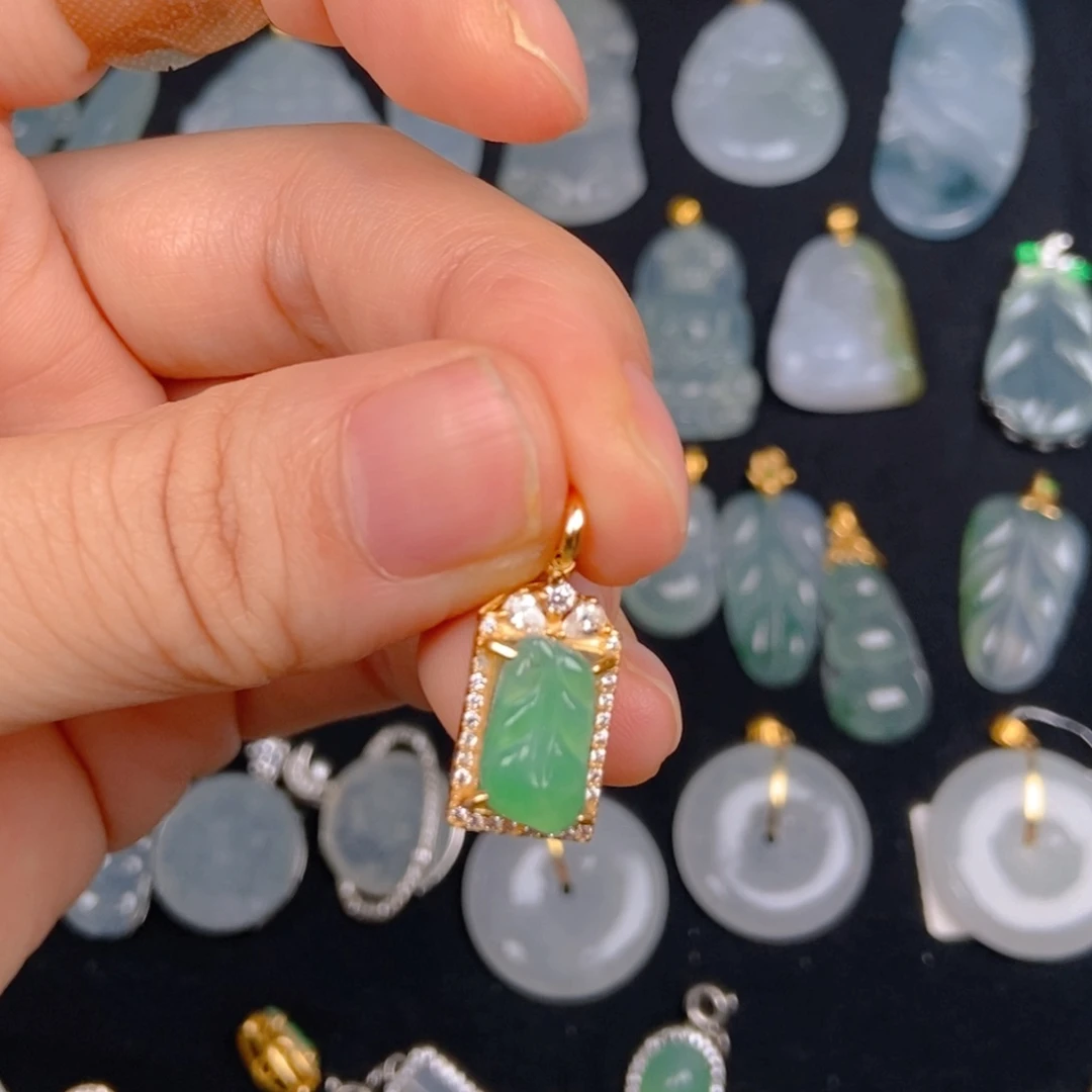 颈饰未镶嵌翡翠翡翠