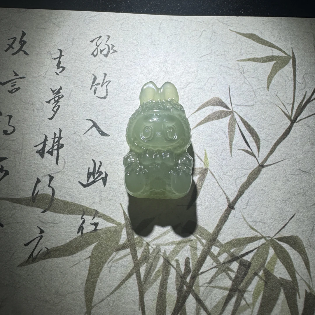 【网红款】和田玉湖水绿拉布布配绳送礼物必备多样性发一